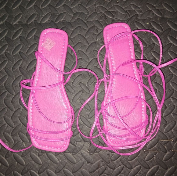 Women Fuschia Pink Lace Up Flat Sandals - Picture 4 of 10